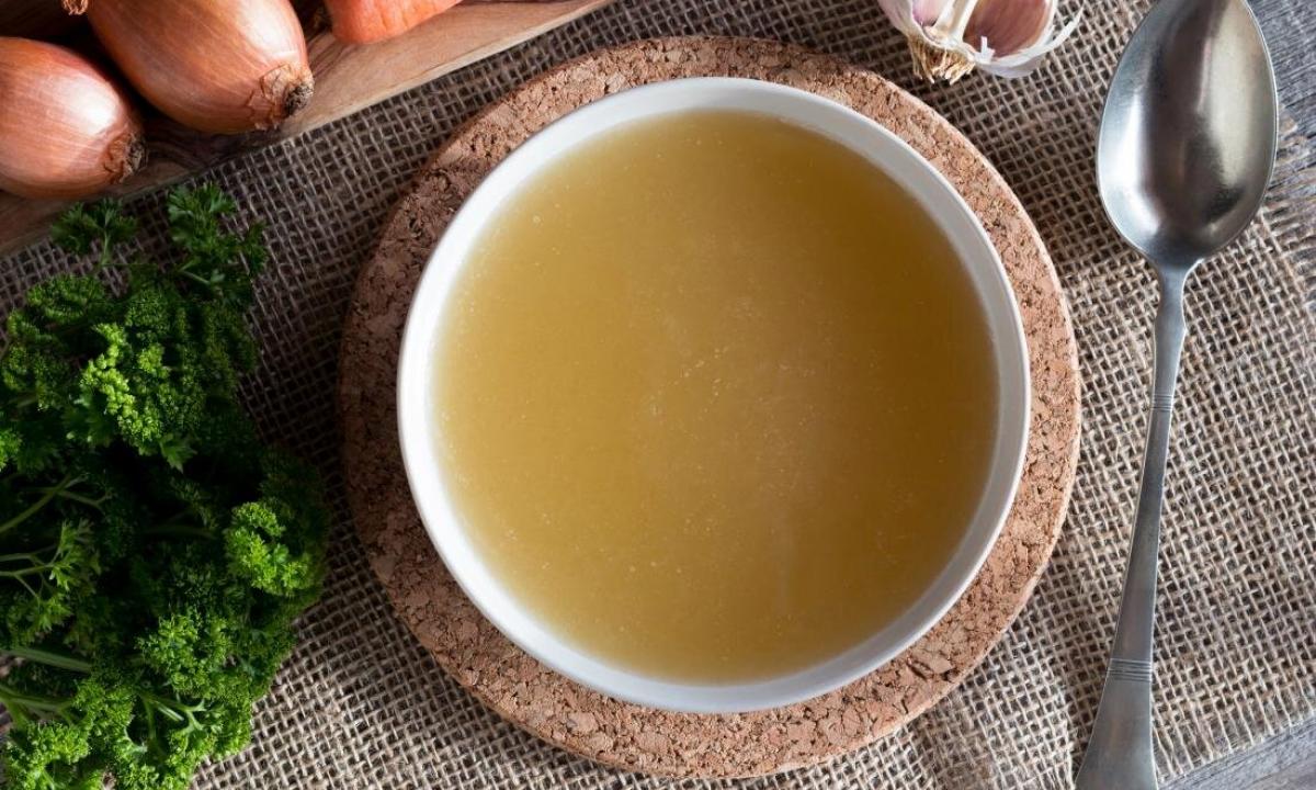 How to prepare urticaceous broth for hair