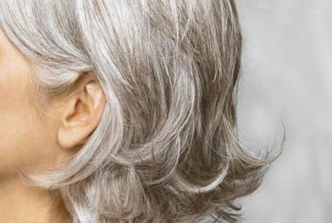 How to fight against early gray hair at women