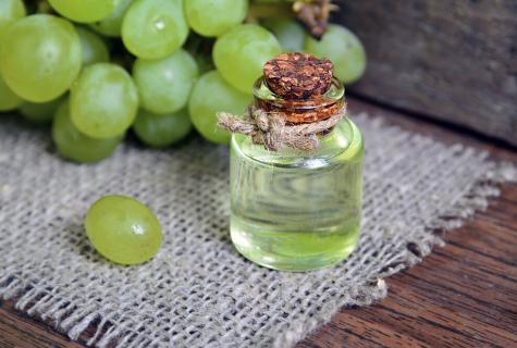 Useful properties of grape hair oil