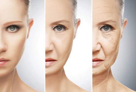 How to slow down aging of face skin