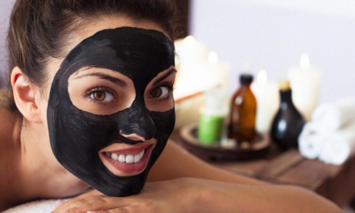 Activated carbon in masks from pimples