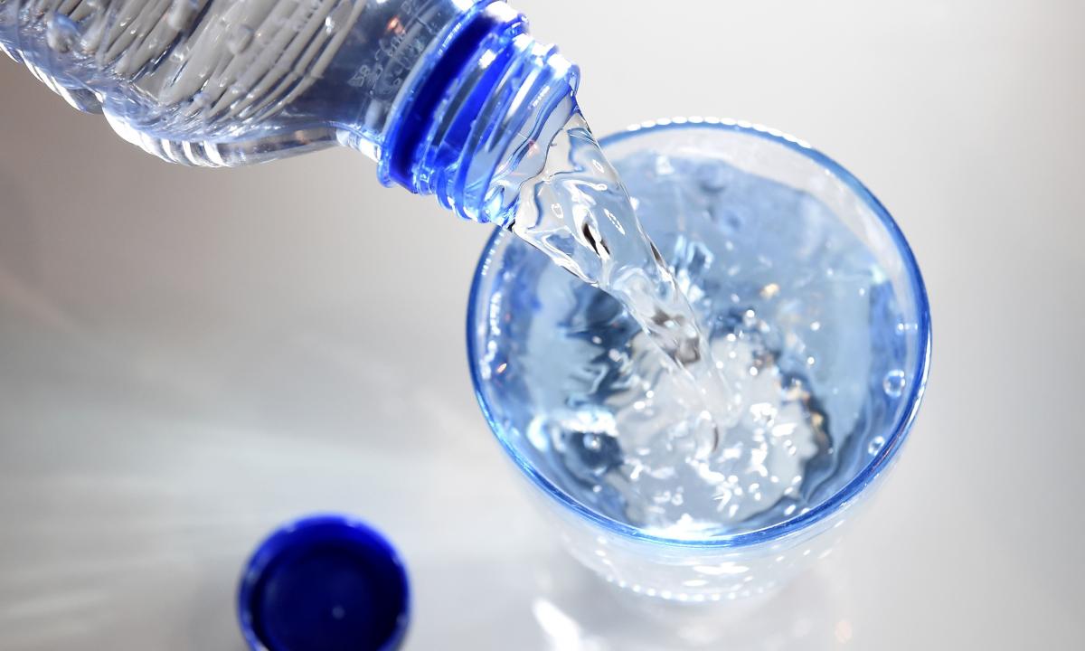 How to wash mineral water