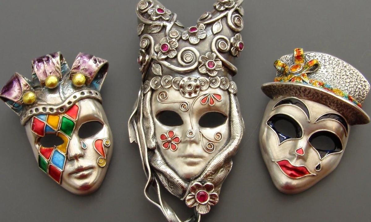 Masks from clay - the best assistant