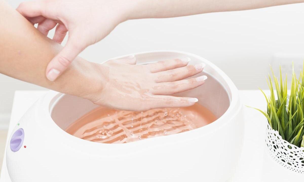 How does paraffin affect skin?