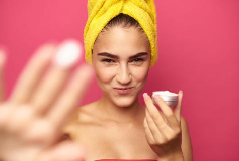 How to choose cream for oily skin of the person