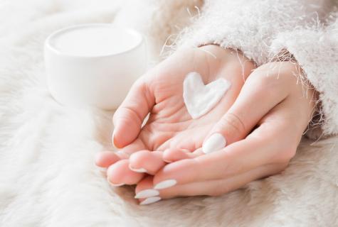 How to look after skin of hands in the winter