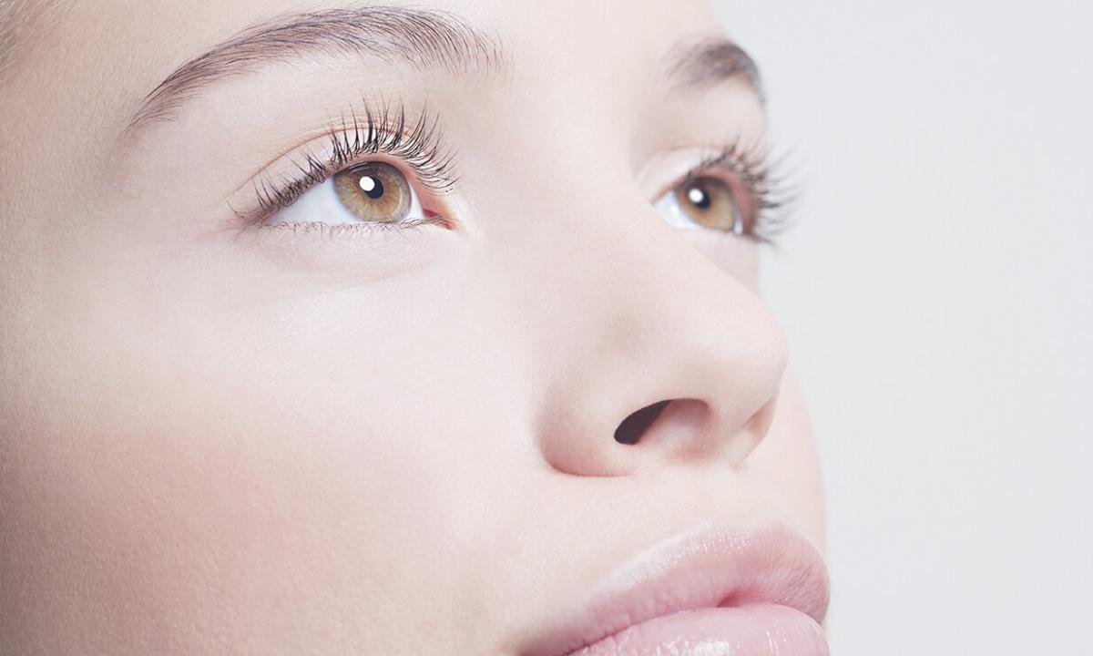 Skin care around eyes and eyelashes