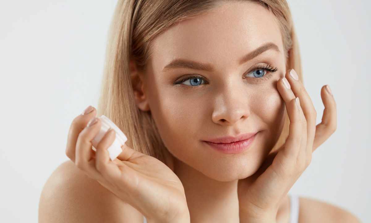 How to purify skin around eyes