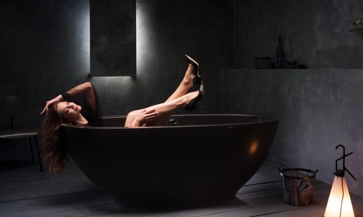 Steam bathtubs for the person
