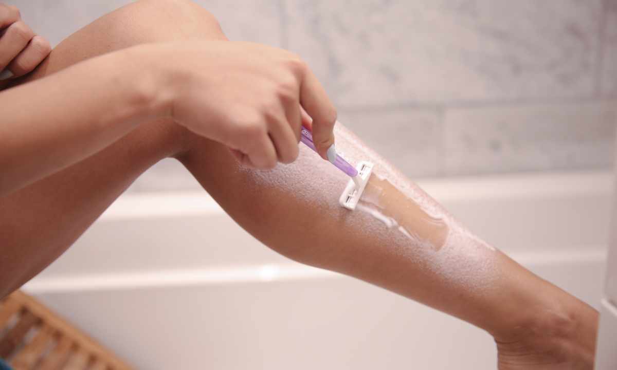 How to treat irritation on skin after shaving