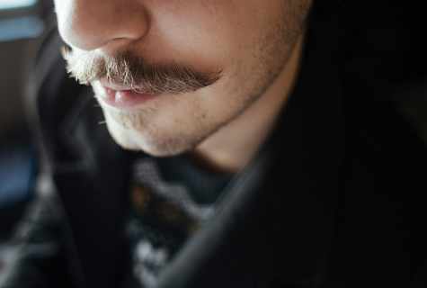 How to decolour short moustaches over upper lip