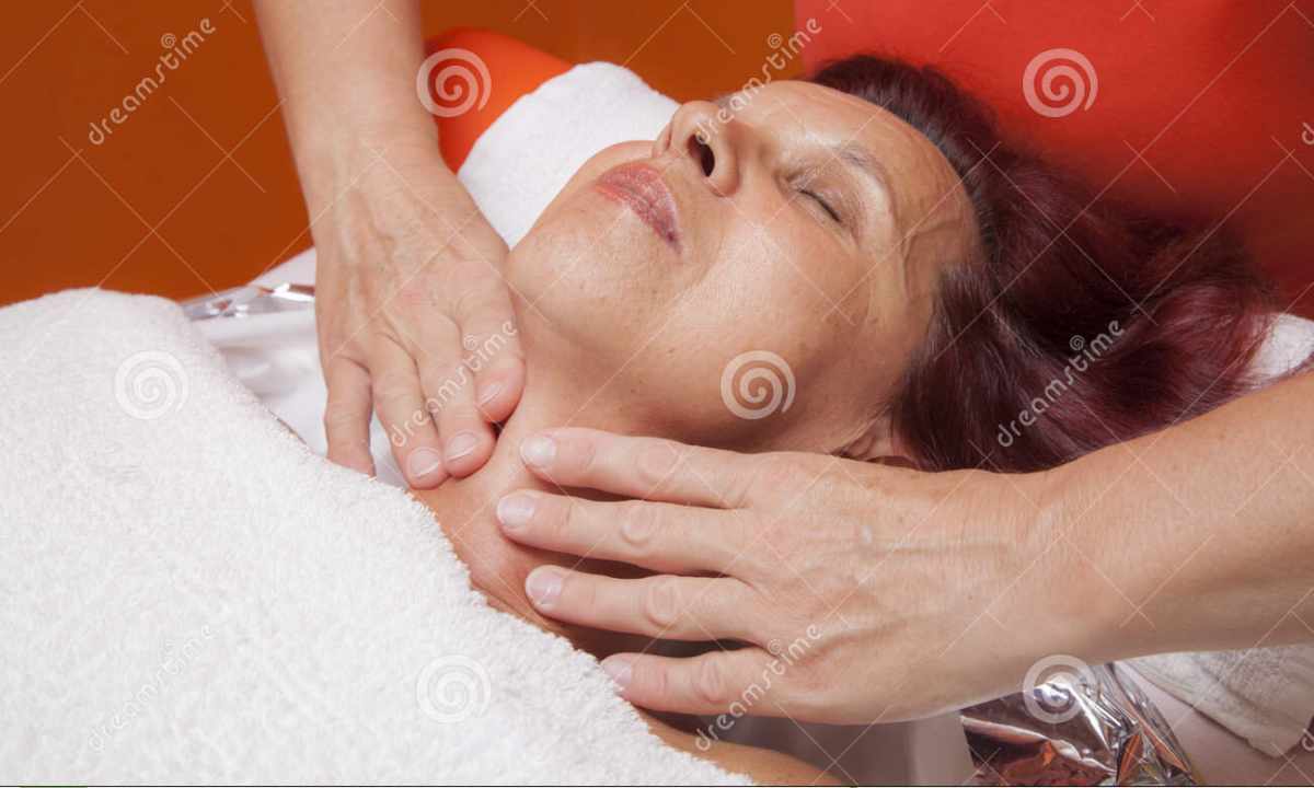 Lymphatic drainage facial massage: pluses and minuses