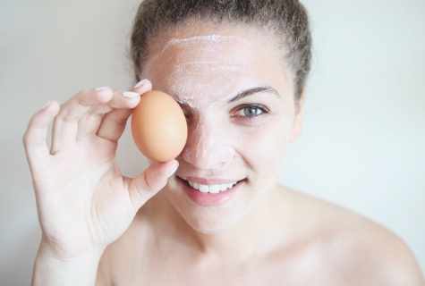 Masks for face skin from egg yolk