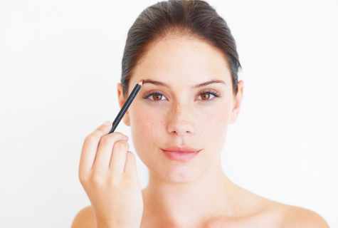 How to strengthen eyelashes and eyebrows in house conditions