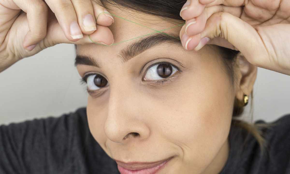 How to remove irritation after plucking out of eyebrows