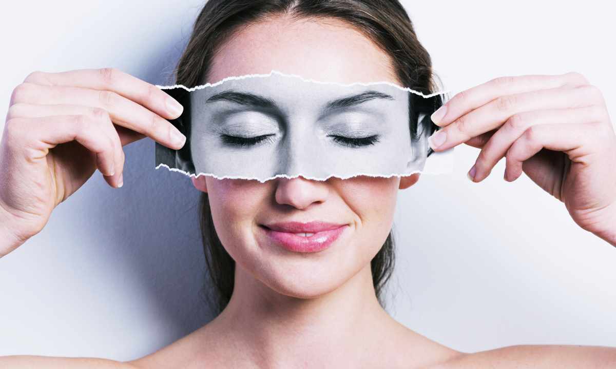 How to do masks against bags under eyes