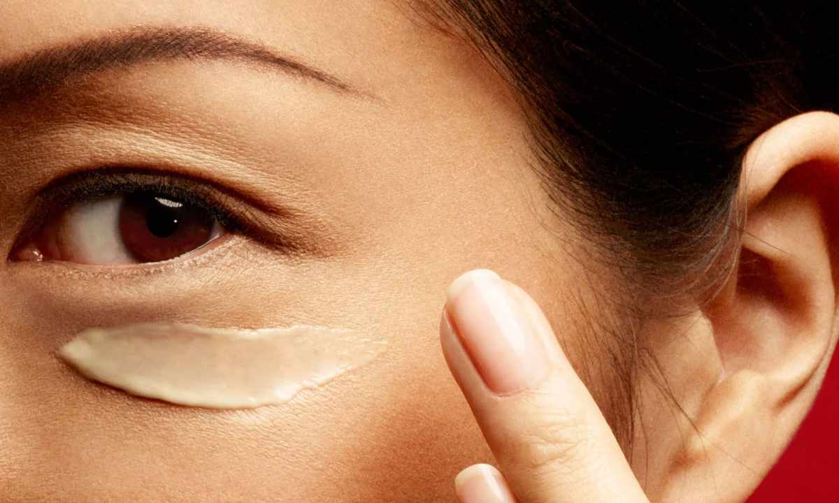 How to tighten skin around eyes