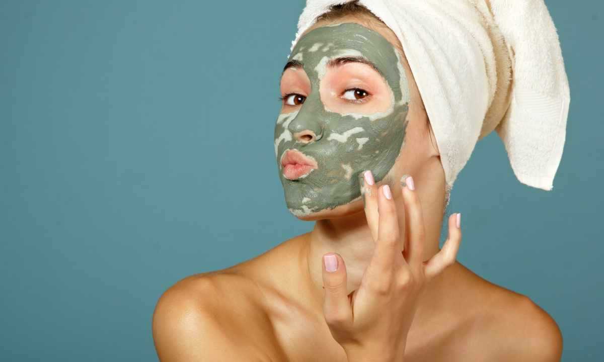 Skin care around eyes: house masks