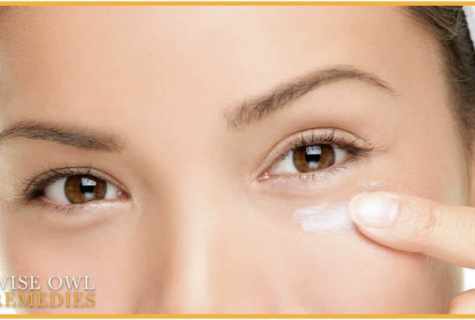 How to apply cream around eyes