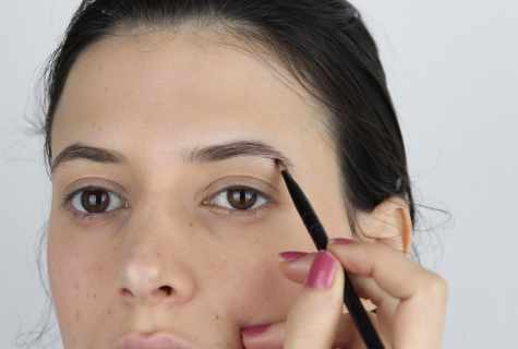 How to change shape of eyebrows