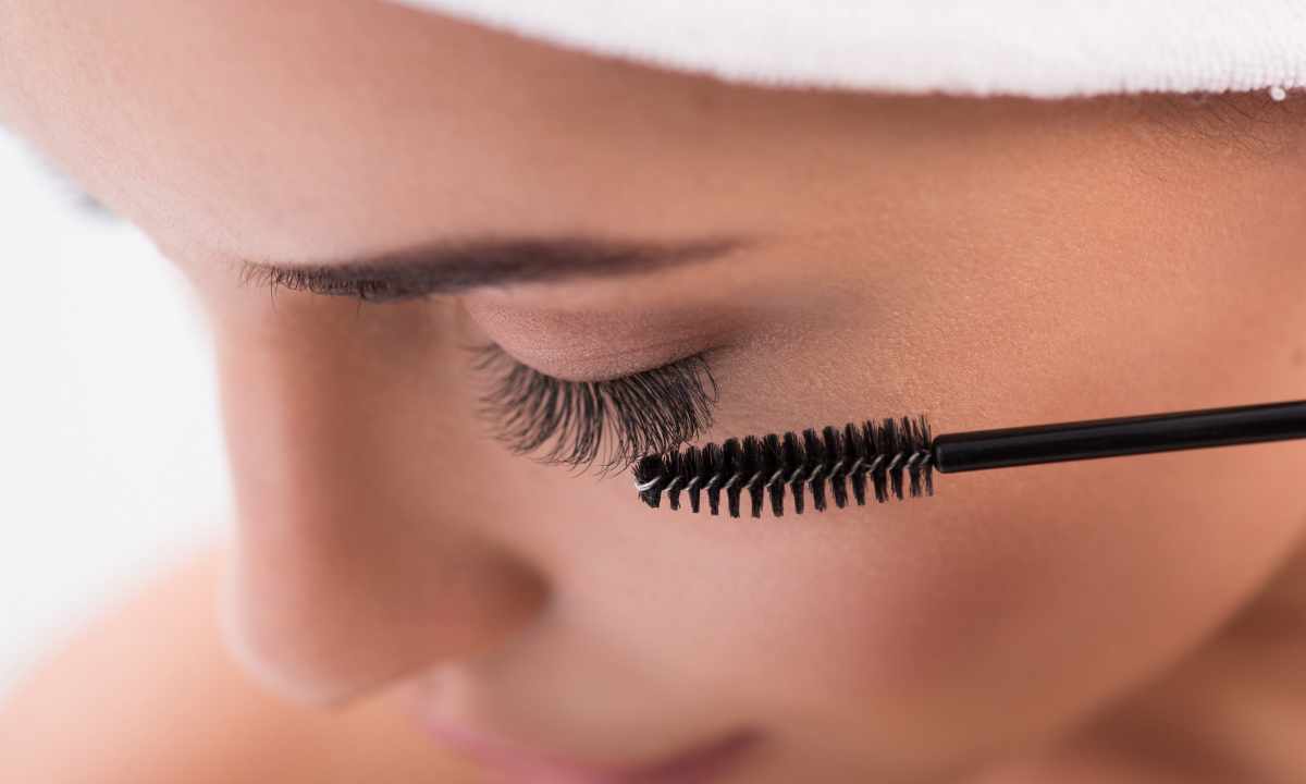 How to make dense eyelashes