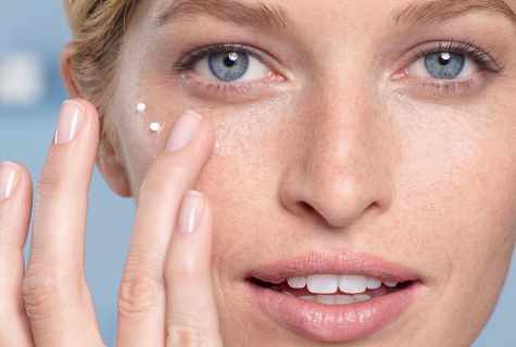 How to protect skin around eyes