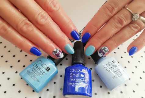 How to put manicure shellac independently
