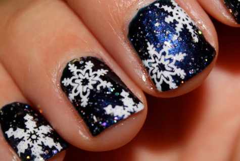 How to make New Year's manicure