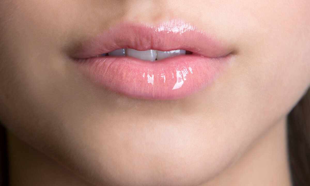 How to add to lips gloss