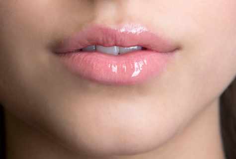 How to add to lips gloss