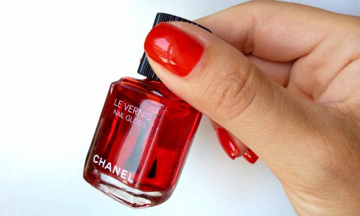 How to make beautiful manicure red varnish
