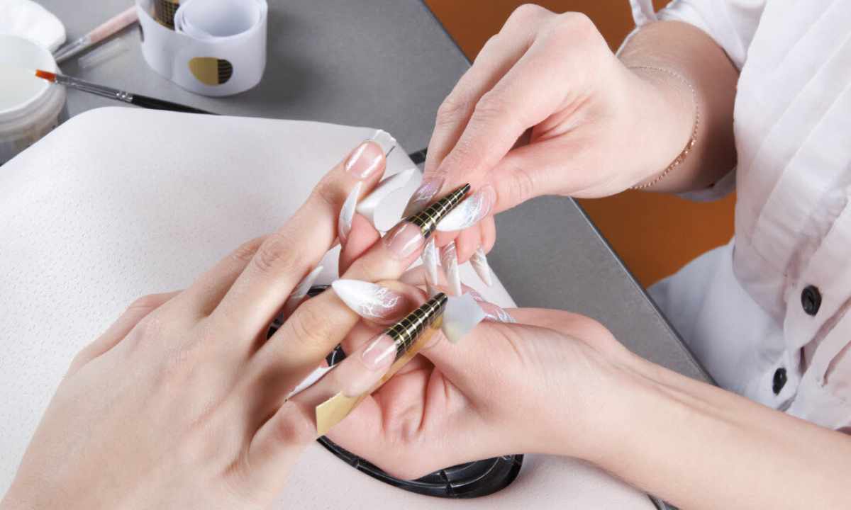 As it is correct to do manicure