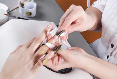 As it is correct to do manicure