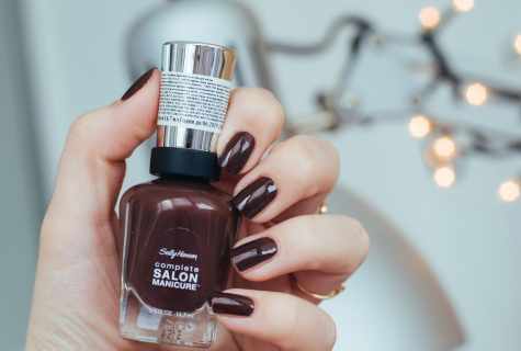 How to make saloon manicure in house conditions