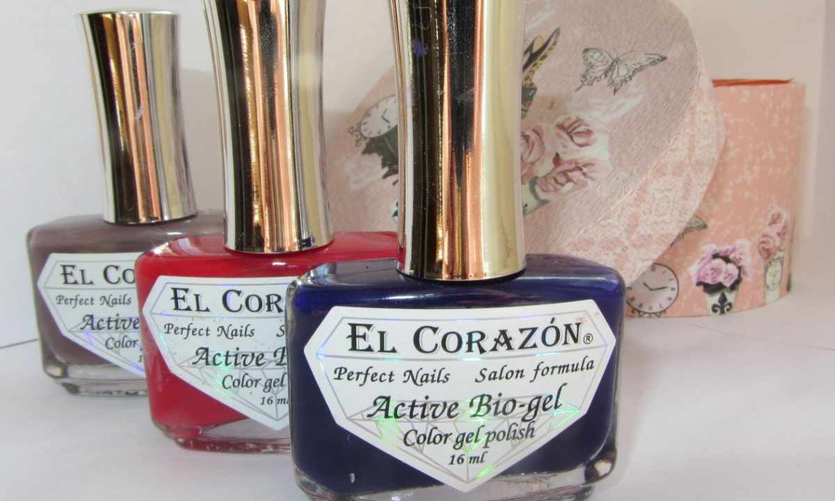 We choose covering for nails: biogel or varnish?