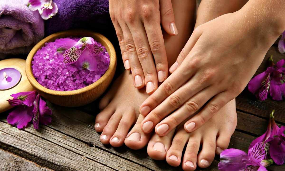 We create beautiful, healthy and well-groomed legs. We carry out house pedicure
