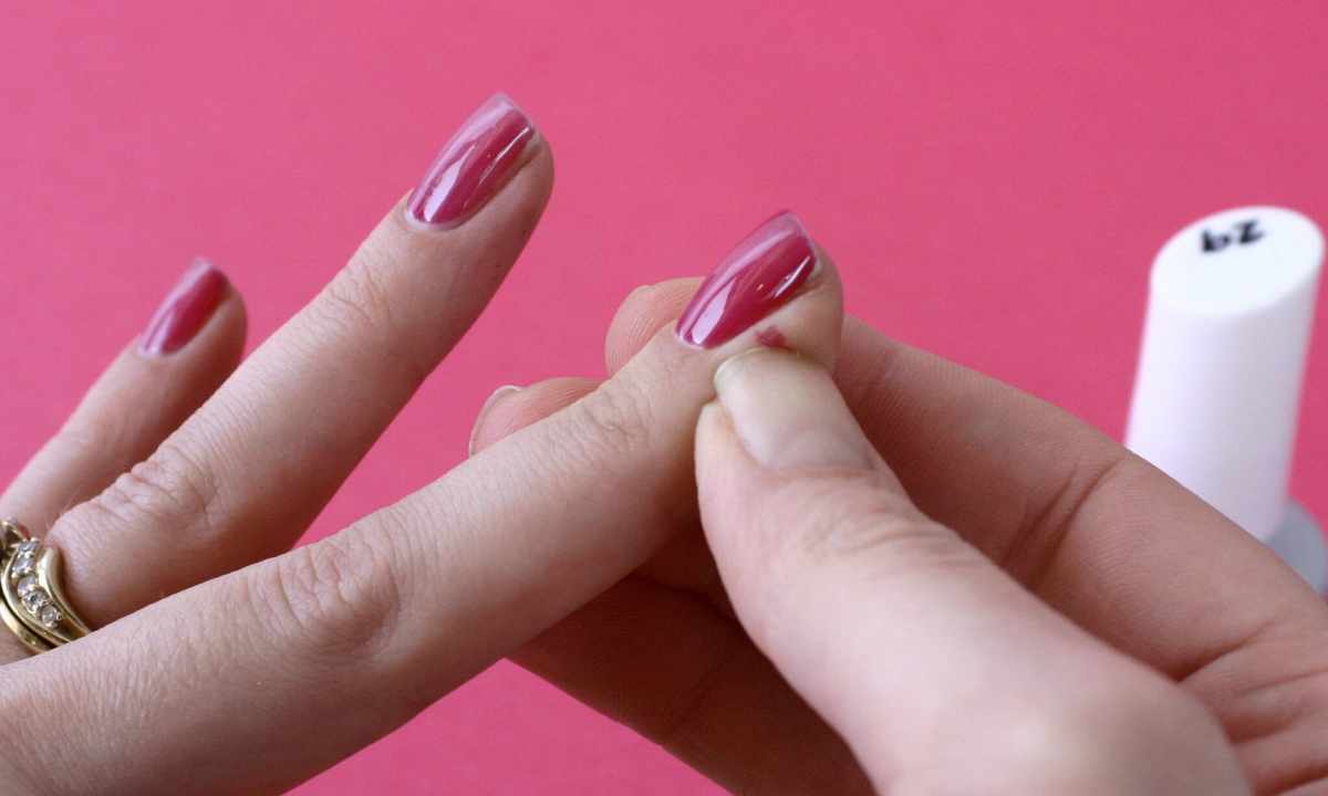 How to polish nails
