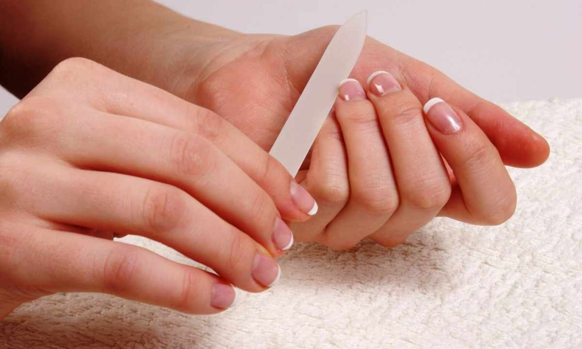 How to restore health of nails