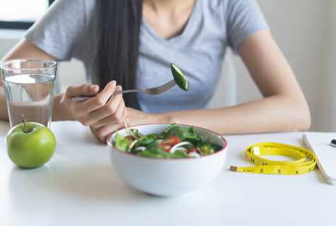 How to improve hair and nails by means of diet