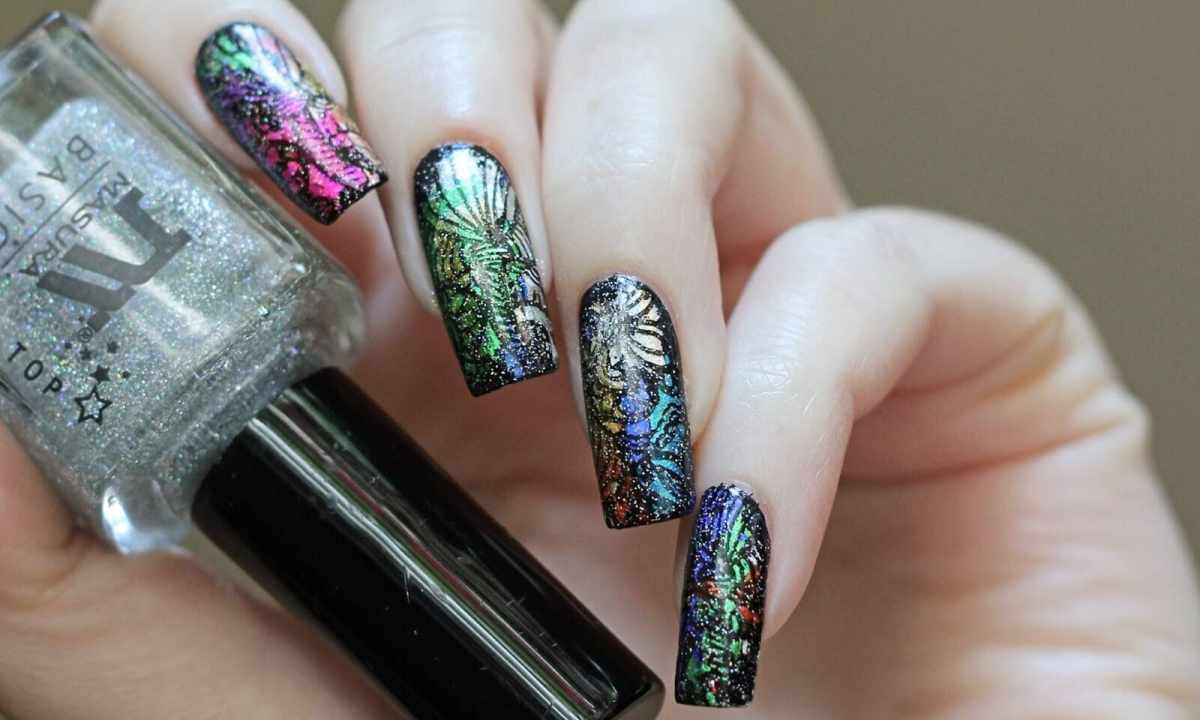 Design of nails by means of foil
