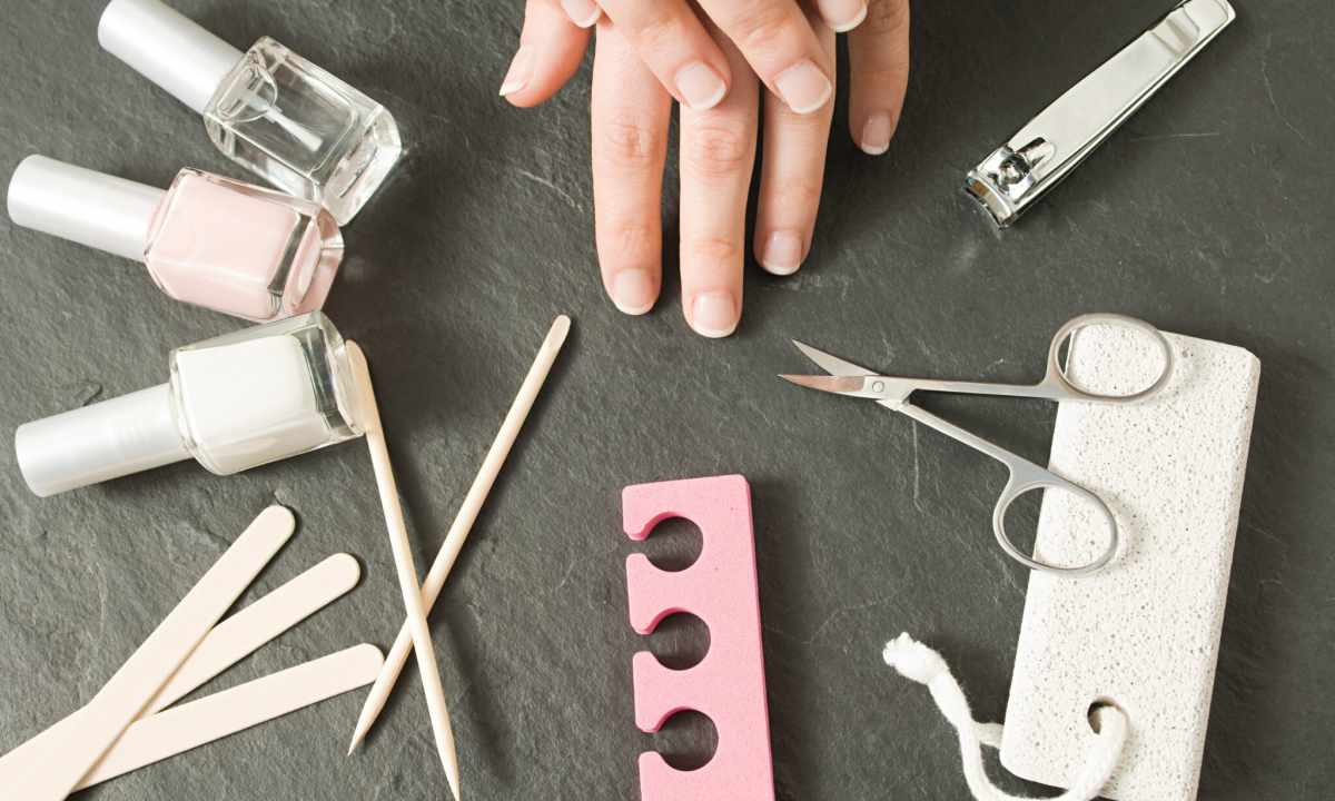 How to make hardware manicure