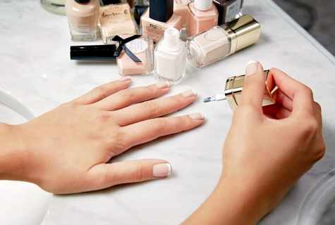 House manicure: how to prolong firmness