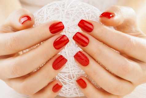 Whether red nails are vulgar?