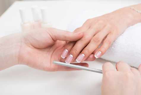 How to make equal and accurate manicure