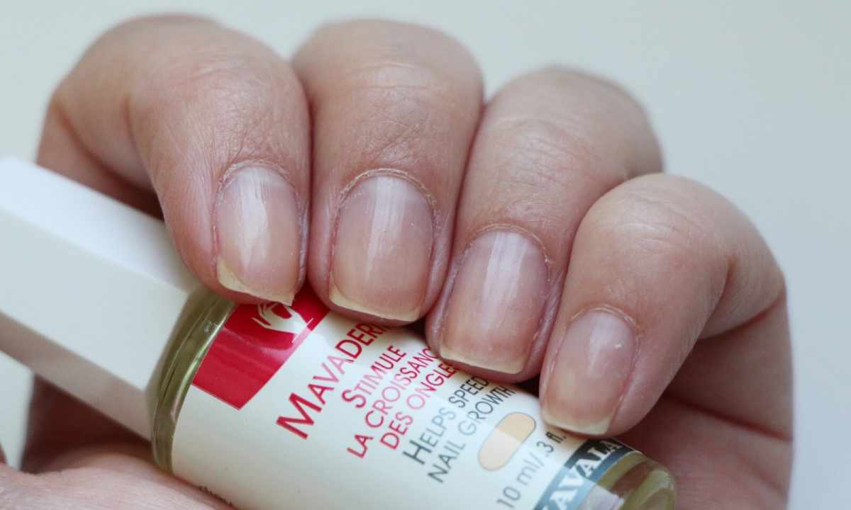 What vitamins are necessary for nails
