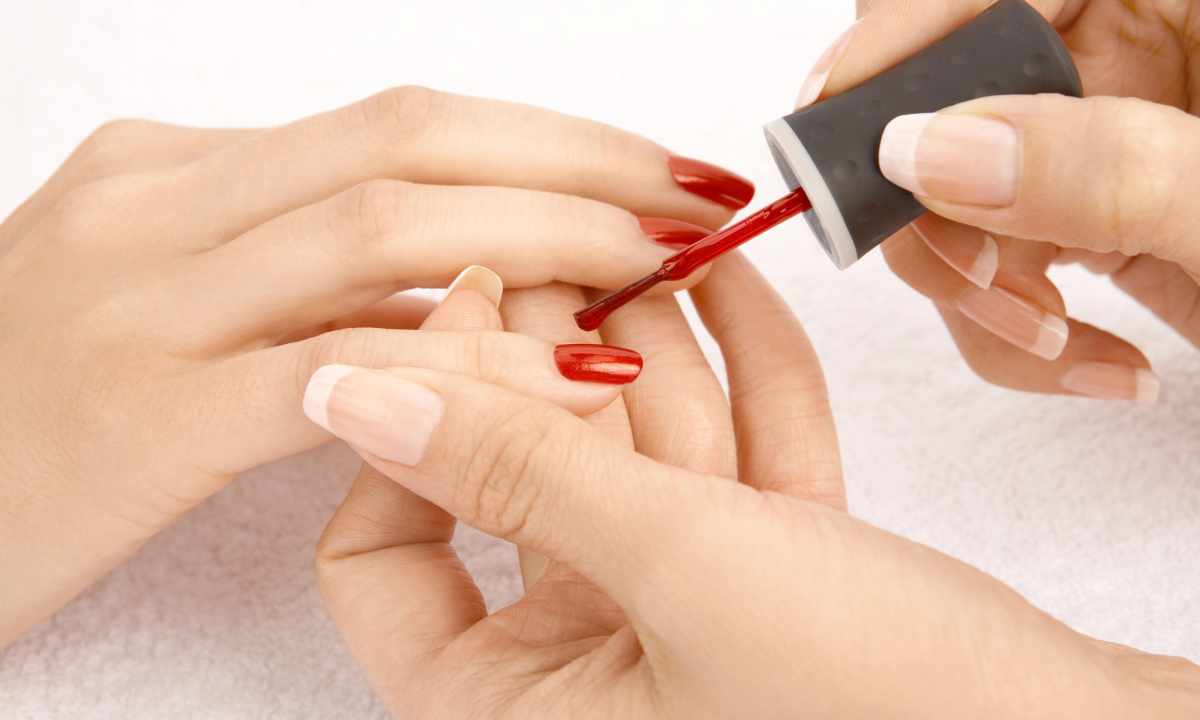 How to do drawings of nail varnish