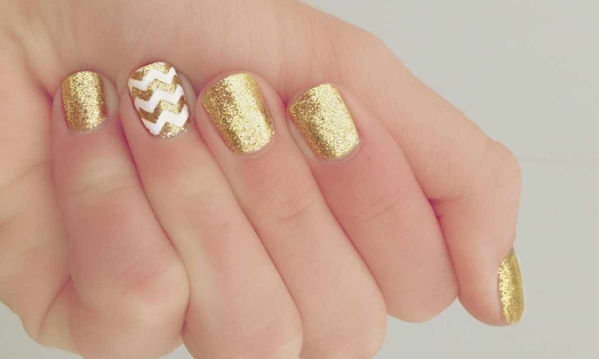 How to make gold manicure