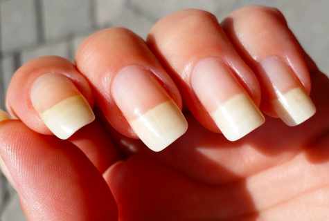 How to make natural nails is stronger