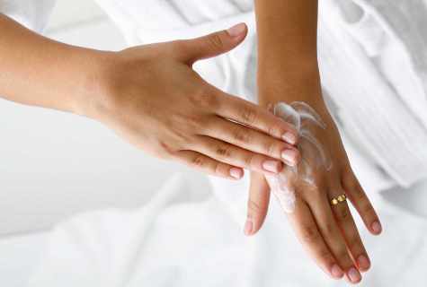 How to keep skin of hands