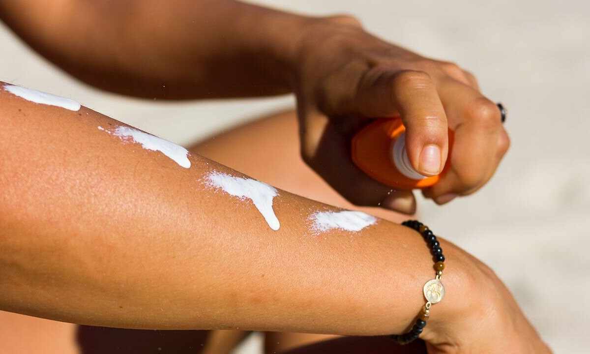 How to protect skin from solar burns